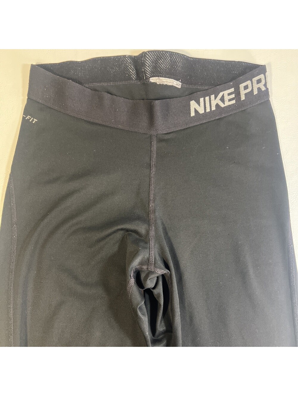 Nike Pro Dri Fit Womens Small Mid Rise Crop Leggings Athletic, size small, black - Picture 2 of 6